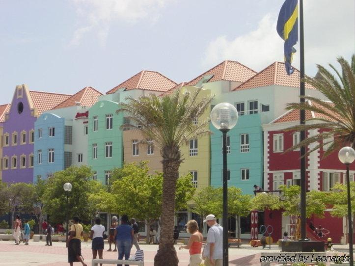 E M City Hotel Willemstad Exterior photo