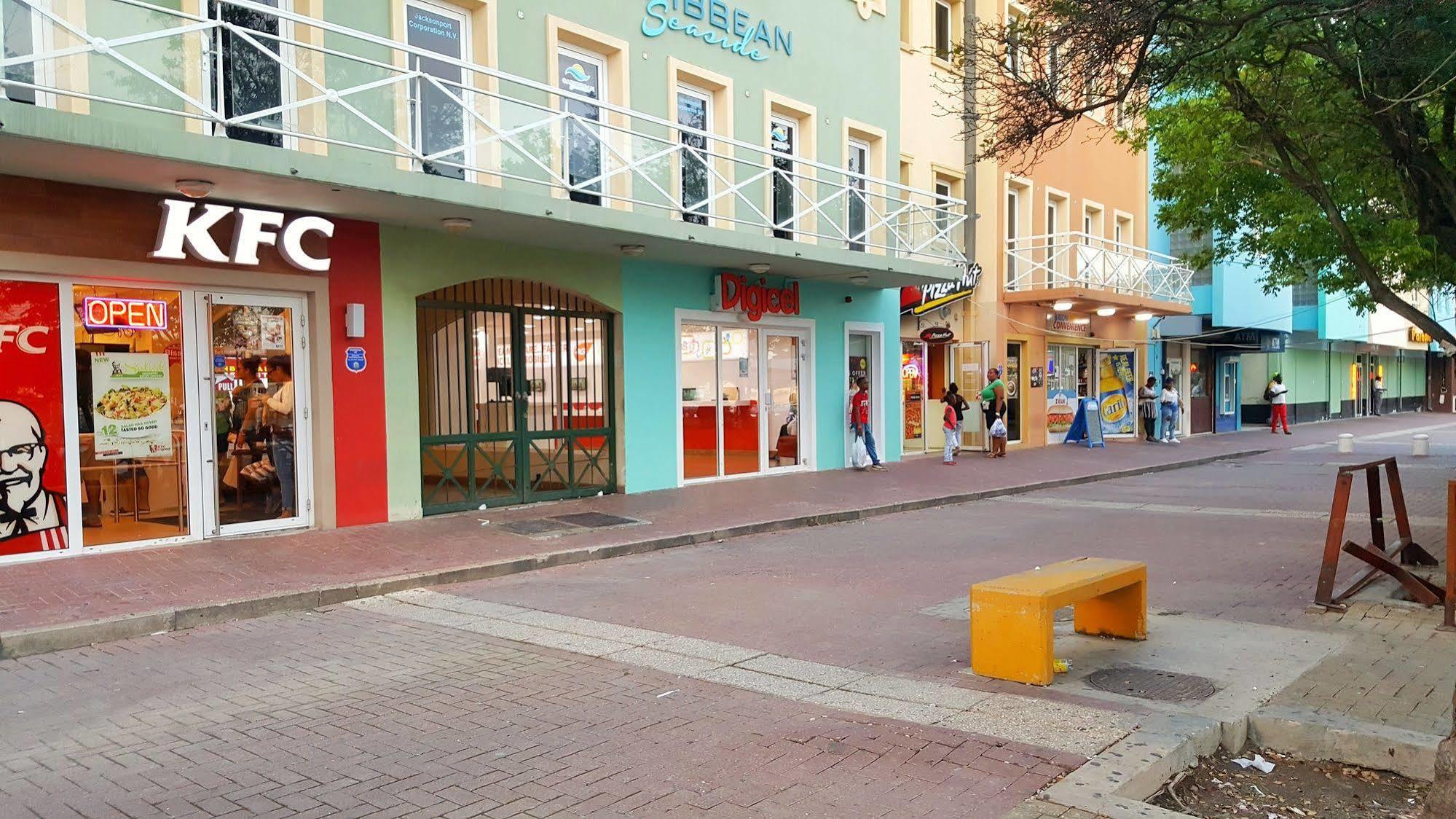 E M City Hotel Willemstad Exterior photo